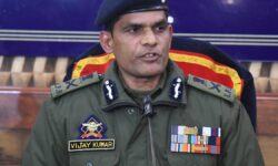 Senior police officer Vijay Kumar shifted from Kashmir to Delhi