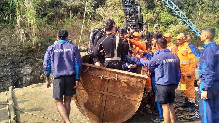 Assam Umrangso Mine Tragedy: Navy Divers Withdrawn, Five Workers Still Trapped