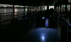 Commuters dread walking through unlit SWTD ferry jetty in Mattancherry at night