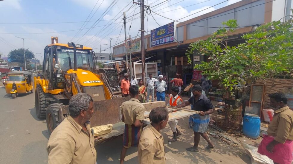 Tiruchi Corporation launches special eviction drive on East Boulevard Road