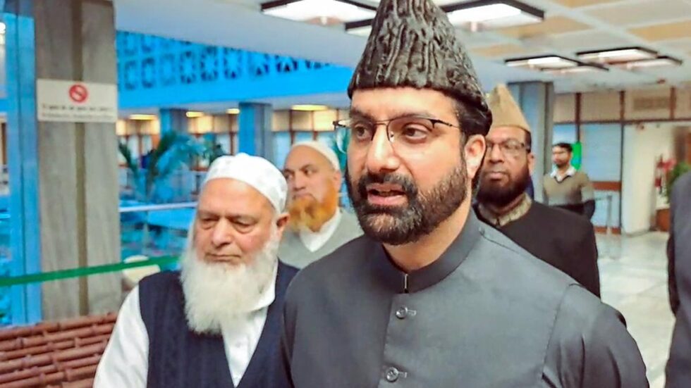 J&K Police to review Mirwaiz’s security after his Delhi visit