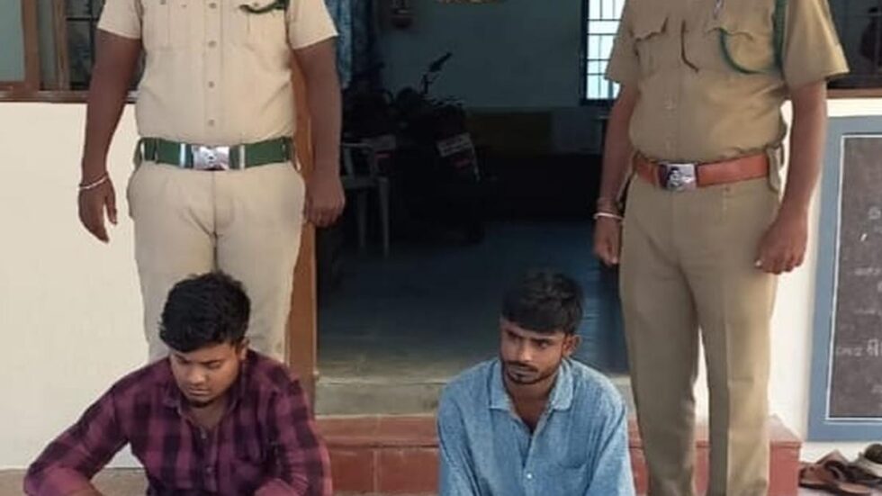 Two held for setting fire in RF in Vellore